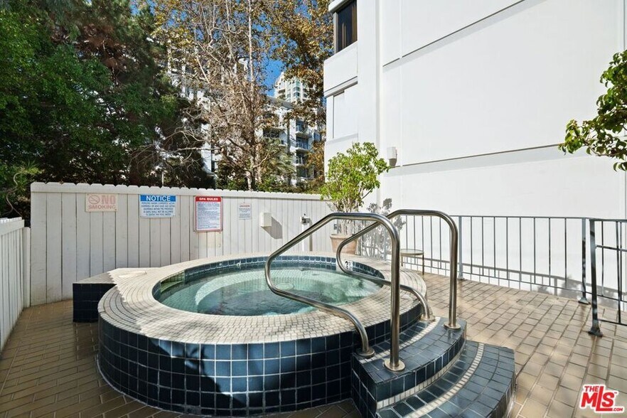 Building Photo - 10660 WILSHIRE Blvd