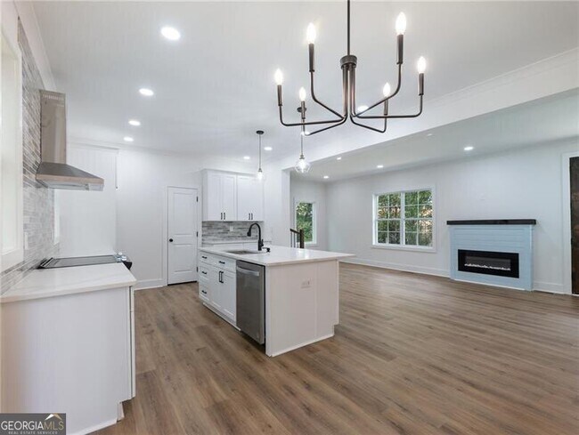 Building Photo - 2438 Shadburn Ferry Dr