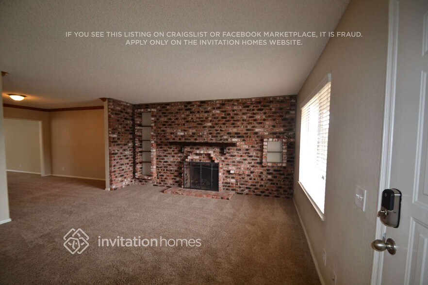 Building Photo - 11060 Davis St