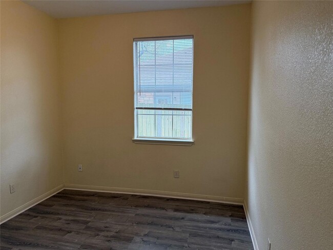 Building Photo - 1814 State Hwy 95