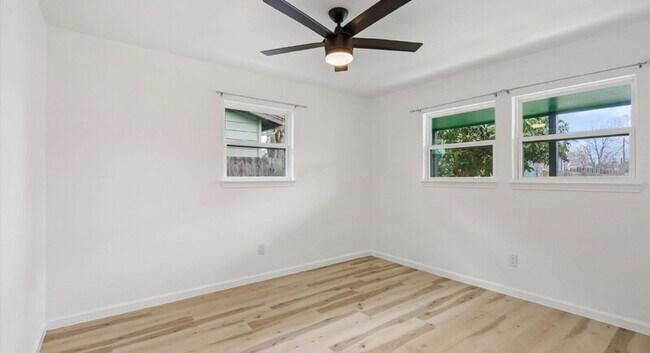 Building Photo - 1118 Ebert Ave