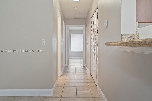 Building Photo - 815 Boynton Beach Blvd