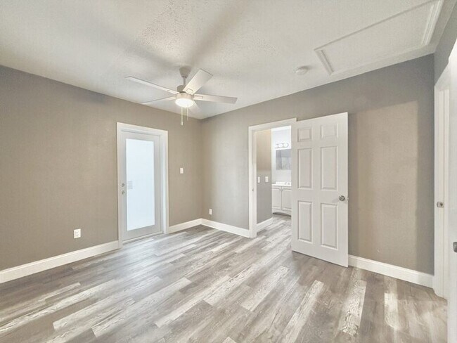 Building Photo - 932 22nd St S