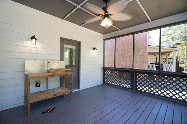 Building Photo - 4012 Erin Dr