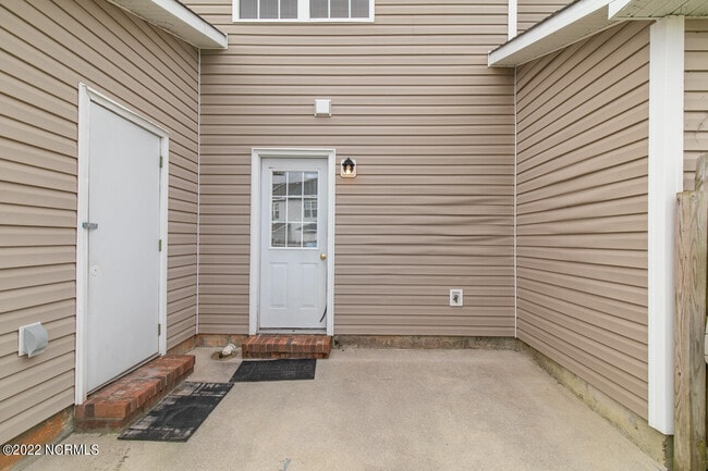Building Photo - 103 Woodlake Ct