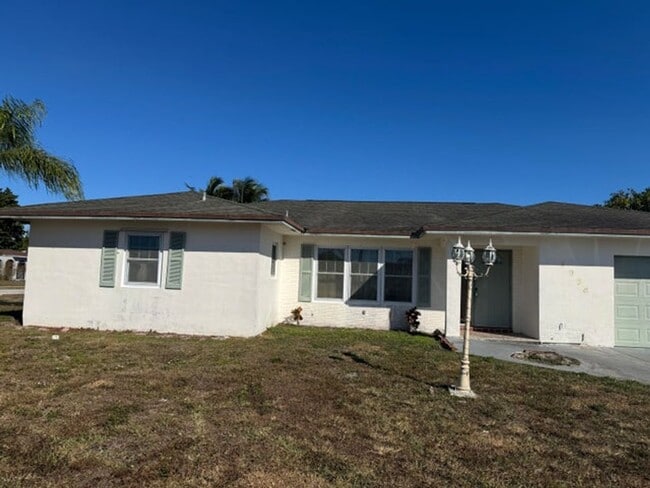 Building Photo - 4954 Ataman St