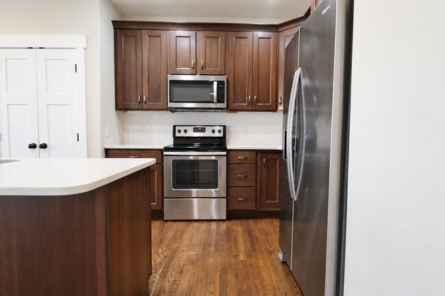 Building Photo - 1137 Cross Pointe Dr
