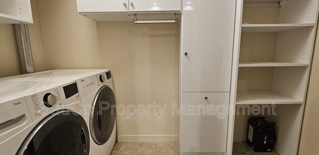 Building Photo - 8078 NE Miriam Way