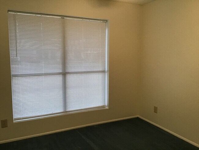 Building Photo - Comfortable 3-Bed, 2-Bath Home in Glendale!