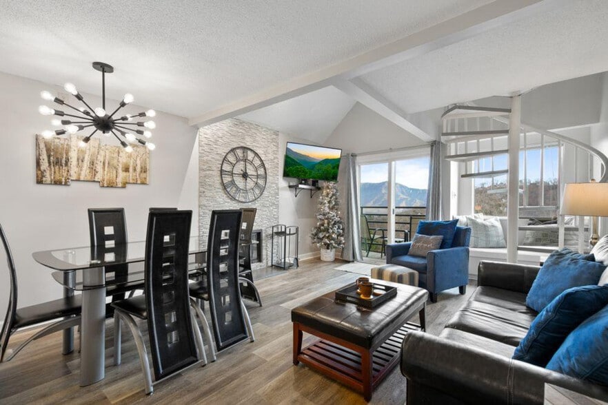 Primary Photo - 1260 Ski View Dr