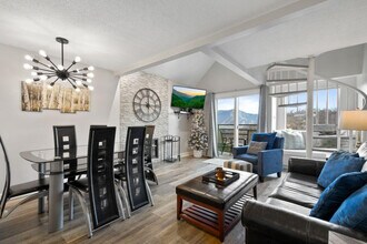 Building Photo - 1260 Ski View Dr