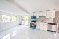 Building Photo - 41 Villa St