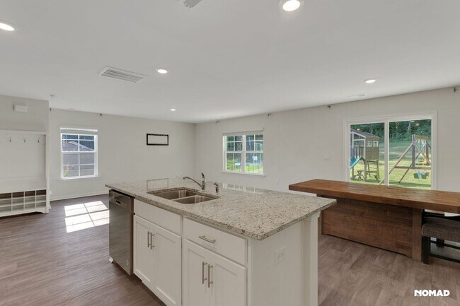 Building Photo - Charming 4BR House in Greensboro