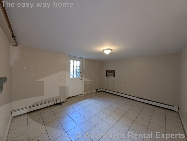 Building Photo - 13A Suffolk St