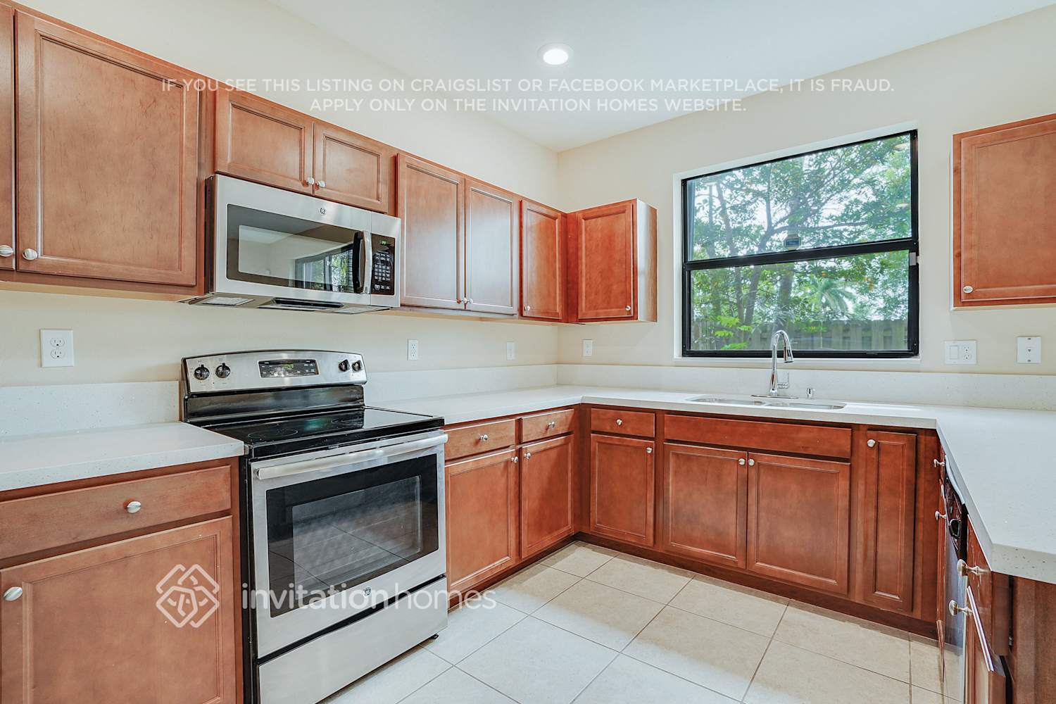 Building Photo - 25062 SW 115th Ave
