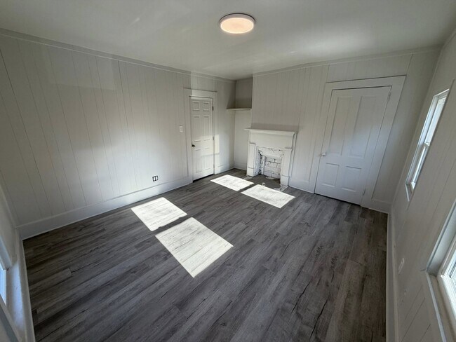 Building Photo - 1015 Eastman St