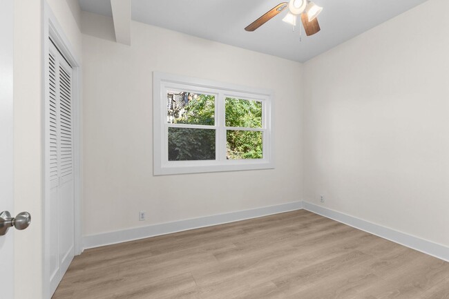 Building Photo - AVAILABLE NOW. 3 BED 1 BATH. IDEAL LOCATION IN BELLVUE. CLOSE TO EVERYTHING WEST NASHVILLE. NEWLY...