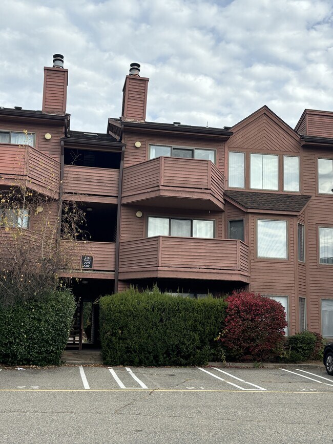 Primary Photo - 216C Washington Ave