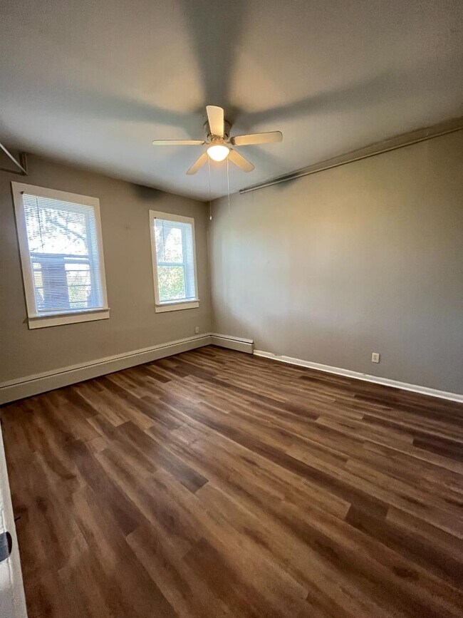 Building Photo - 1705 Sycamore St