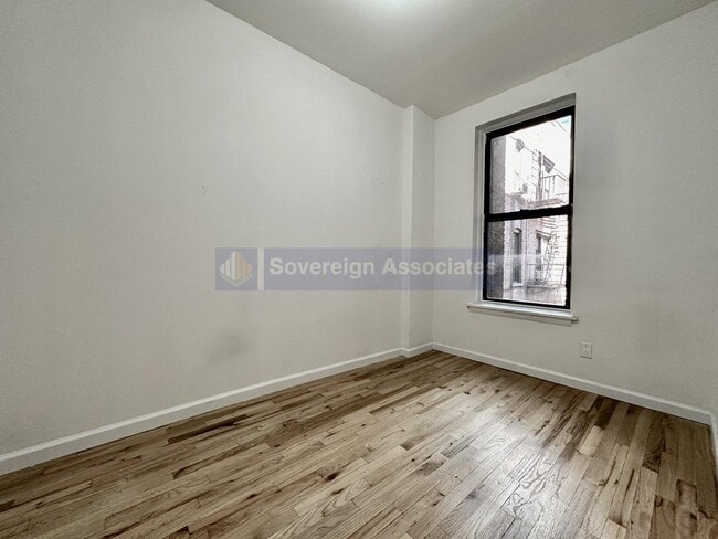 Building Photo - 401 E 68th St