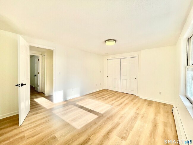 Building Photo - 112 Woodbine St