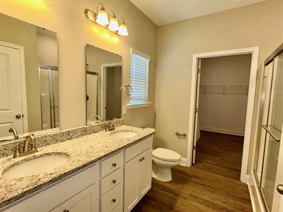 Building Photo - 1419 Bourbon Dr