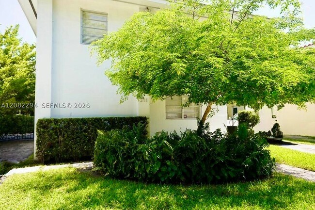 Building Photo - 401 Coral Wy