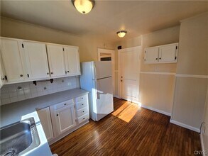 Building Photo - 176 Mayar St