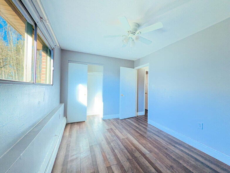 Building Photo - 31 Andrew St