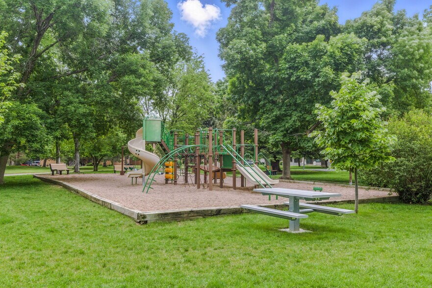 Building Photo - 6076 Gunbarrel Ave