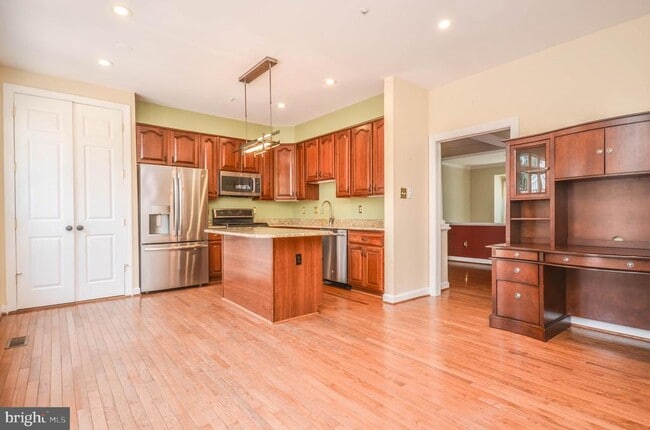 Building Photo - 13776 Lambertina Pl