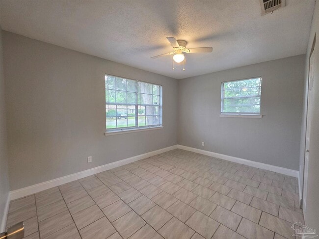 Building Photo - 6424 Dunbar Rd