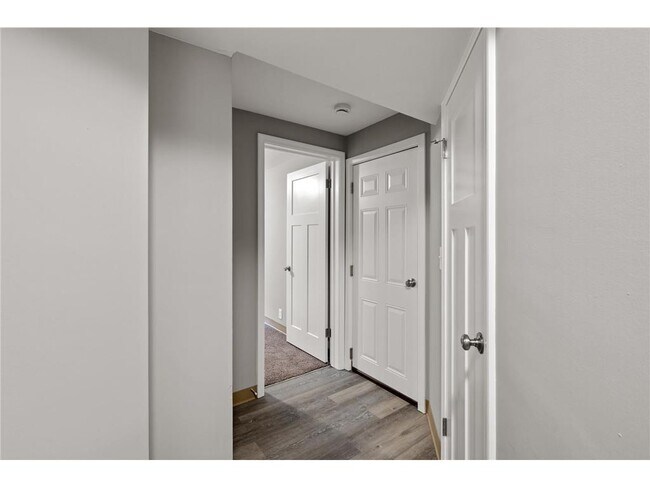 Building Photo - 4901 Larkspur Ln