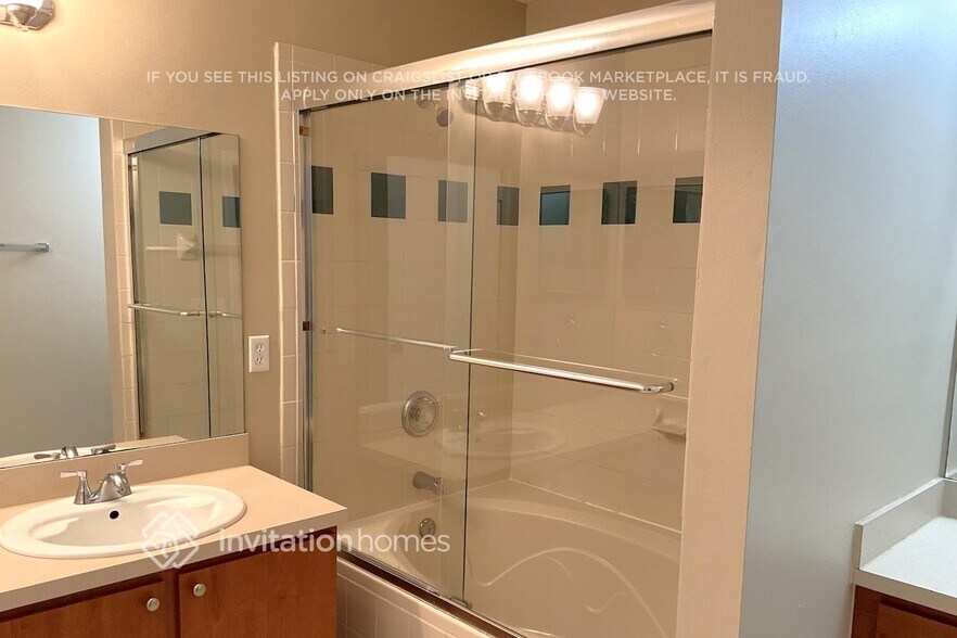 Building Photo - 2300 SW 106th Ave