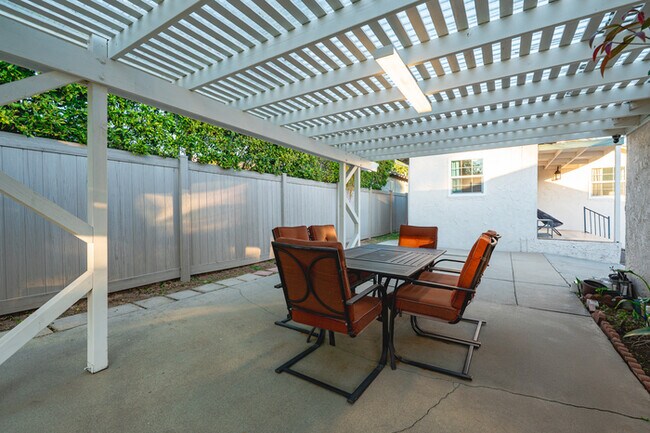 Building Photo - 1751 Belmont Ave