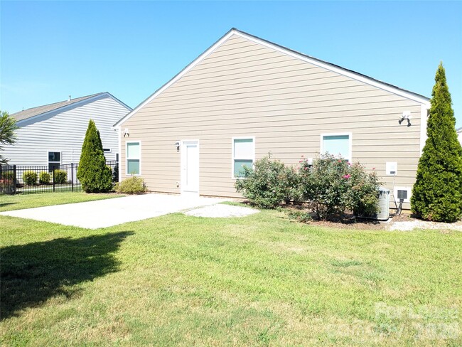 Building Photo - 110 E Neel Ranch Rd