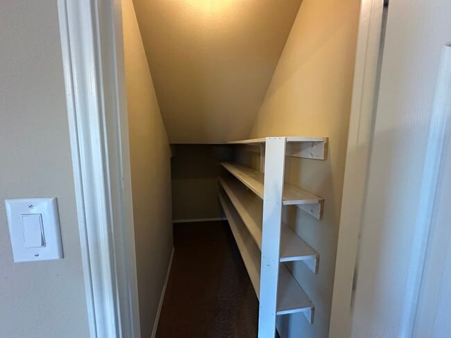 Building Photo - 1813 Balsam Gap