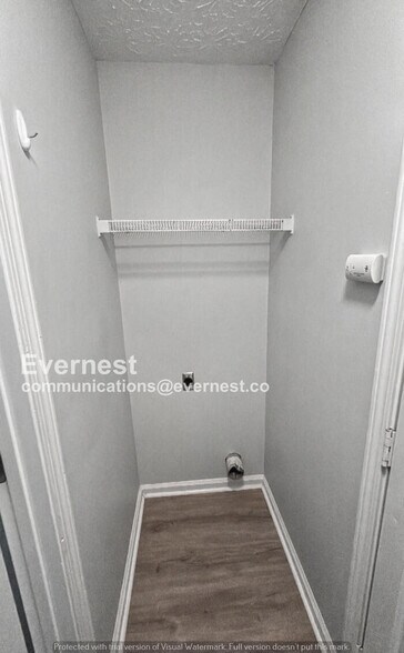 Building Photo - 972 Maple Leaf Ridge