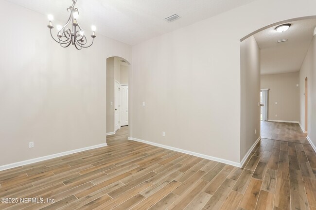Building Photo - 86016 Cherry Laurel Way