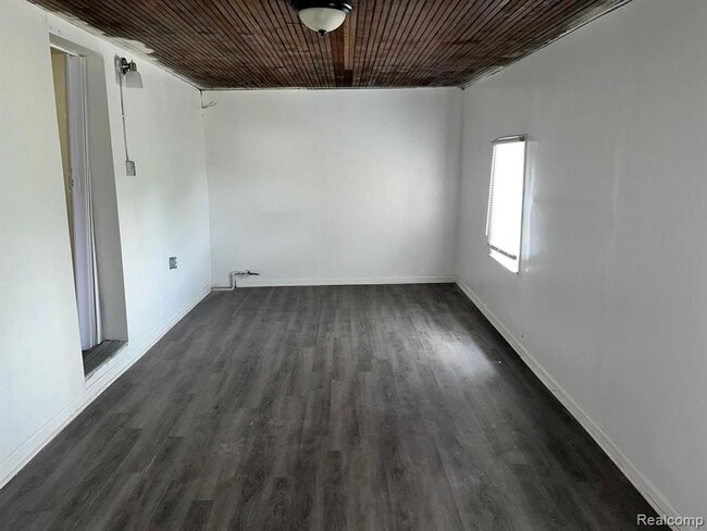 Building Photo - 15863 Kentucky St