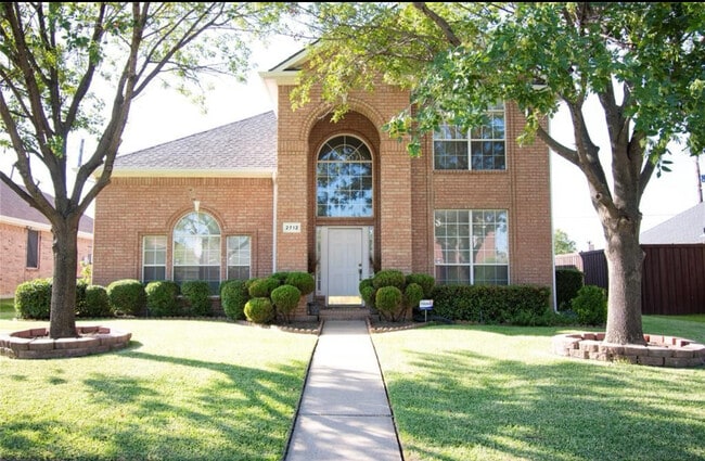Primary Photo - 2712 Summertree Dr