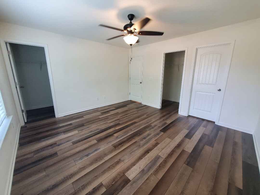 Building Photo - Room in Townhome on Maypearl Ln