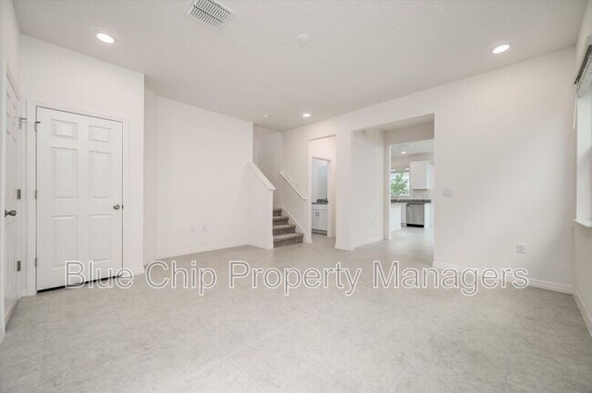Building Photo - 34200 Cinder Wy
