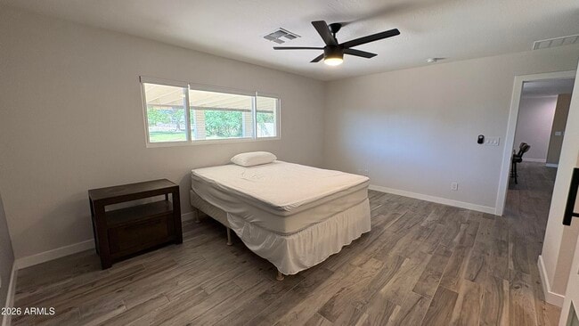 Building Photo - 4422 W Greenway Rd