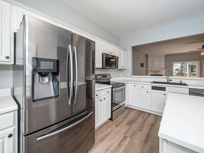 Building Photo - Earn Wealth While Leasing - Like a Homeown...