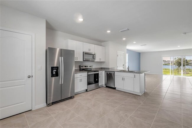 Building Photo - 2725 Silver Canoe Dr