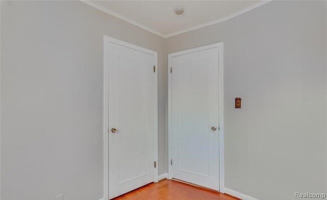 Building Photo - 528 Cardwell St