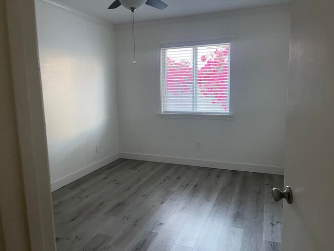 Building Photo - 53745 Avenida Diaz