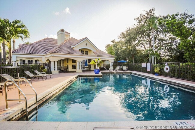 Building Photo - 815 Boynton Beach Blvd