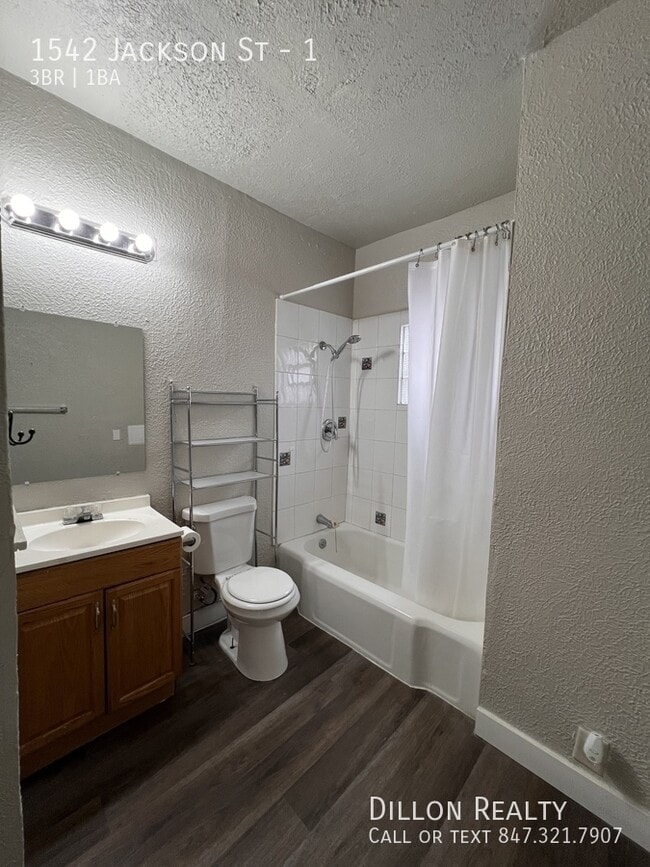 Building Photo - 1542 Jackson St